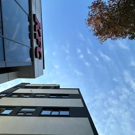 Pit4u Ξενοδοχείο με διαμερίσματα 4*